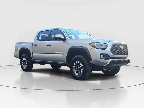 Certified 2023 Toyota Tacoma TRD Off-Road image 3