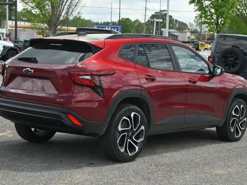 Used 2025 Chevrolet Trax RS w/ Sunroof Package image 15