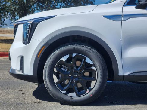 New 2026 Kia Sorento S image 8