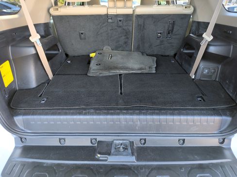 Used 2017 Toyota 4Runner SR5 Premium image 39