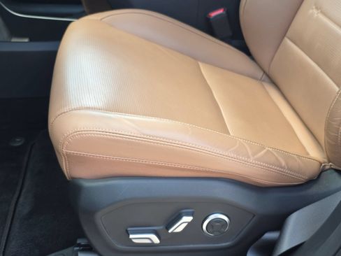 Used 2025 Hyundai Santa Fe Limited AWD/4WD image 26