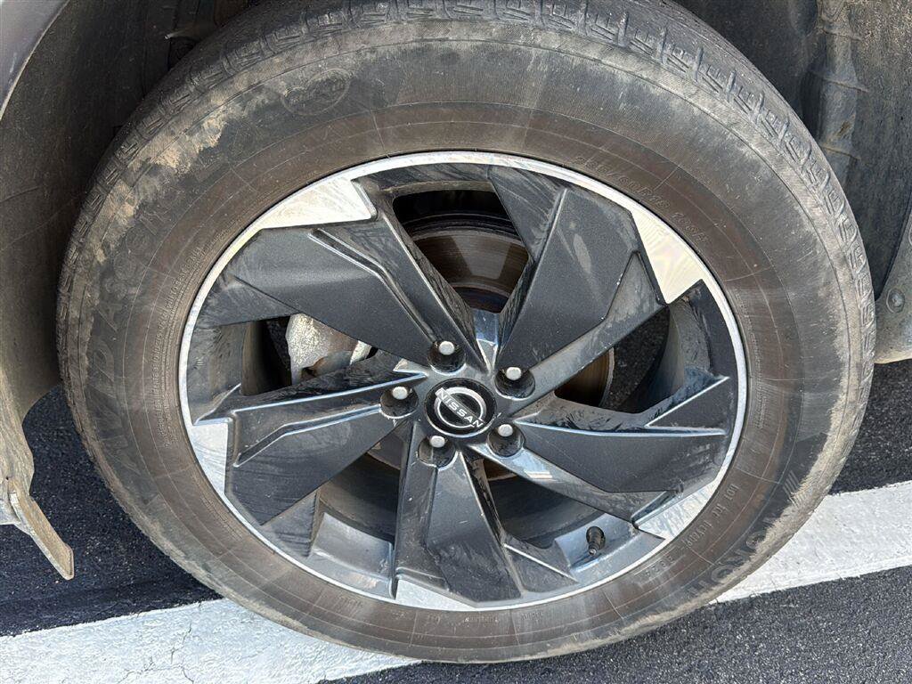 Certified 2024 Nissan Rogue SV AWD/4WD image 10