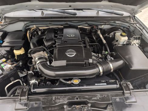 Used 2011 Nissan Pathfinder SV RWD image 32
