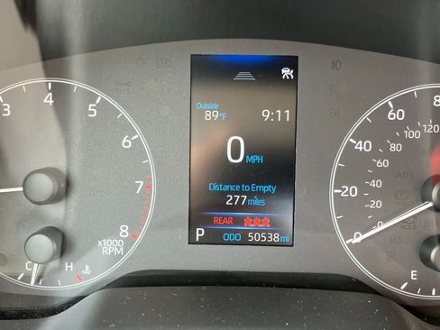 Used 2025 Toyota Corolla LE FWD image 9