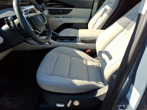 New 2026 Lincoln Nautilus Premier image 13