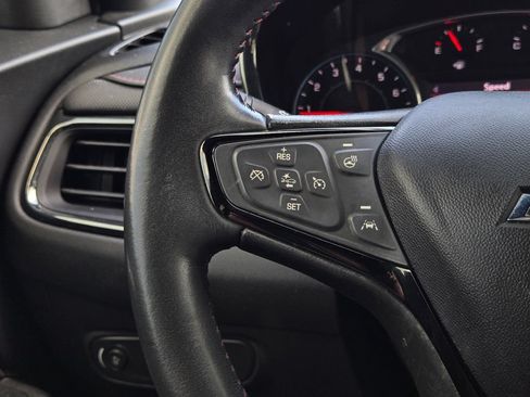 Used 2022 Chevrolet Equinox RS w/ Infotainment Package FWD image 23