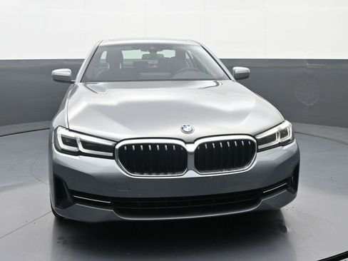Used 2023 BMW 530i xDrive image 2