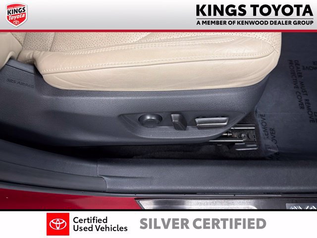 Certified 2019 Toyota Avalon Limited w/ All Weather Liner Package FWD image 13