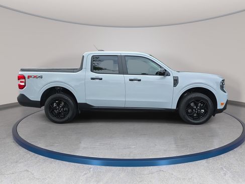 Used 2025 Ford Maverick XLT w/ XLT Luxury Package AWD/4WD image 4