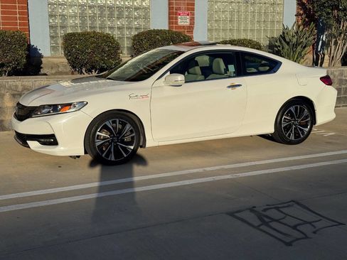 Used 2016 Honda Accord EX image 2