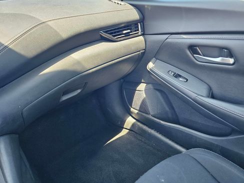 Used 2024 Nissan Sentra SV FWD image 24