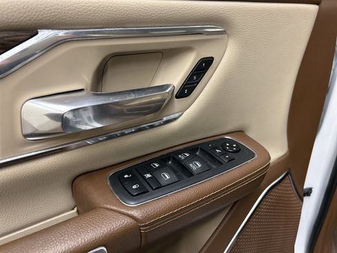 Used 2019 RAM 1500 Laramie image 26