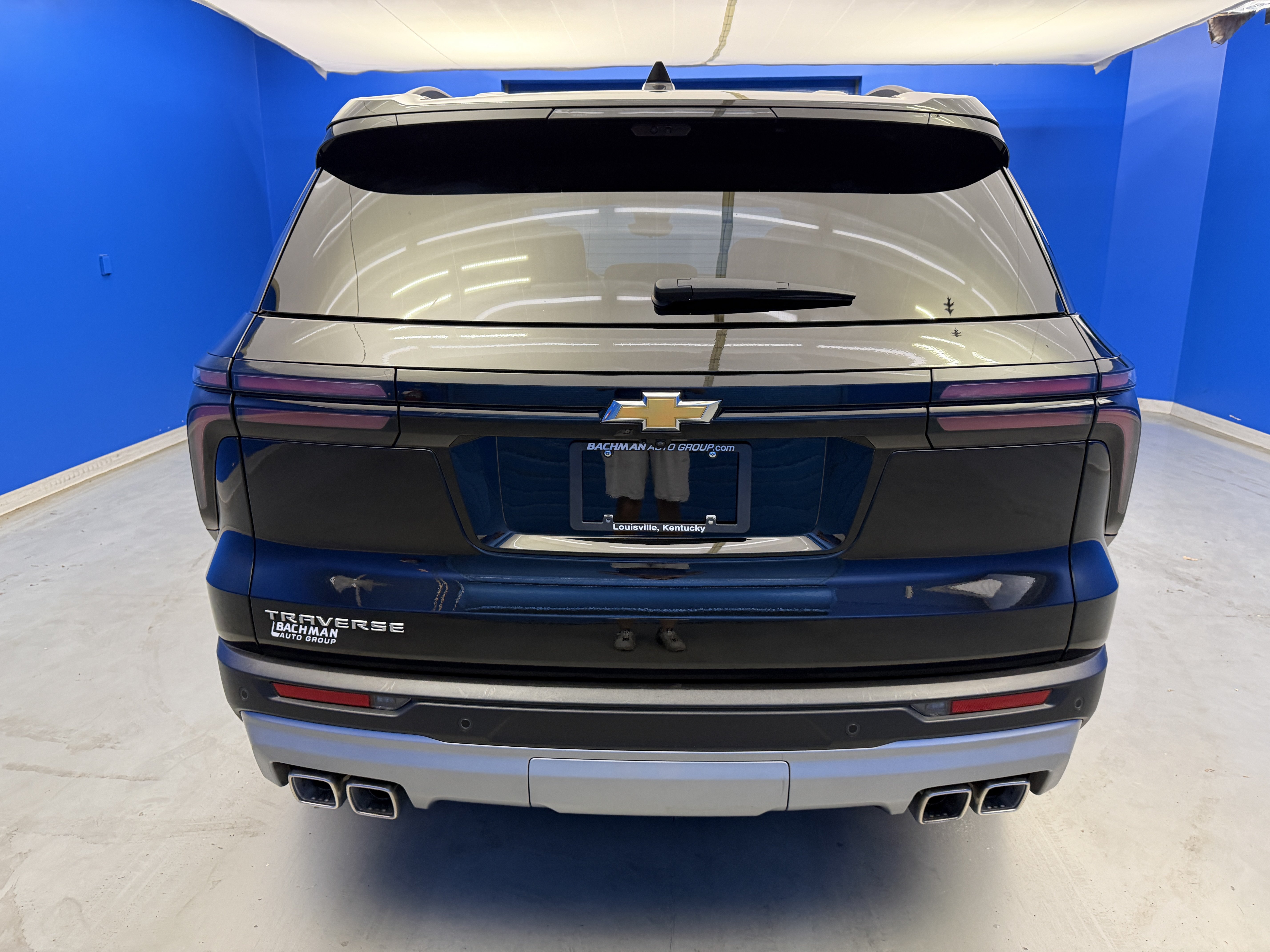 Used 2026 Chevrolet Traverse LT w/ Driver Confidence Package FWD image 6