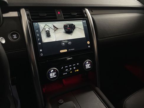 Used 2023 Land Rover Discovery S R-Dynamic image 13