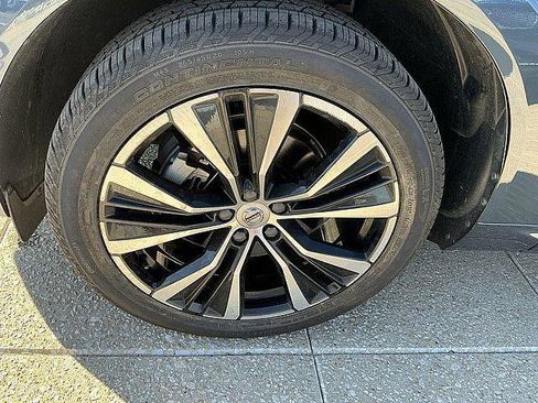 Certified 2023 Volvo XC60 B5 Plus w/ Climate Package AWD/4WD image 13