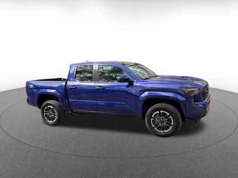 Used 2024 Toyota Tacoma TRD Sport image 2