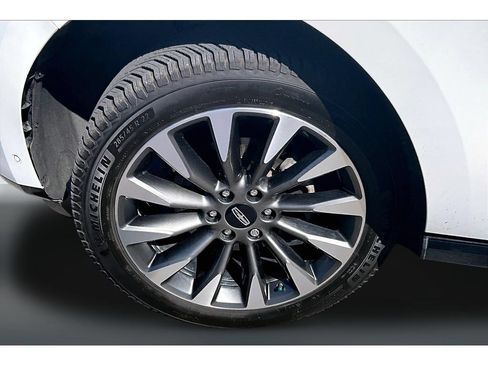 Used 2021 Lincoln Navigator Reserve AWD/4WD image 32