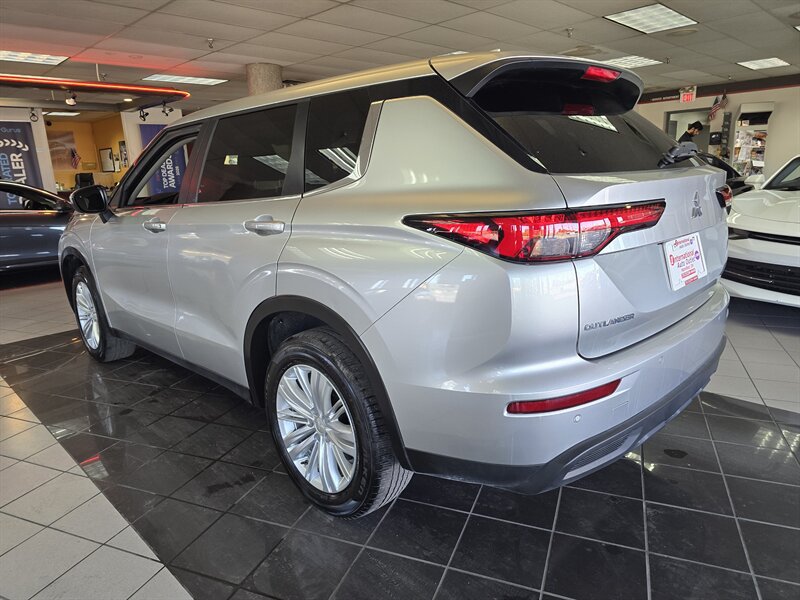 Used 2024 Mitsubishi Outlander ES FWD image 6