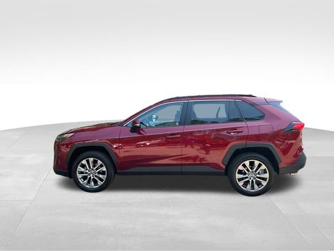 Used 2022 Toyota RAV4 XLE Premium FWD image 2