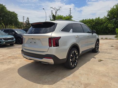 New 2026 Kia Sorento EX FWD image 8