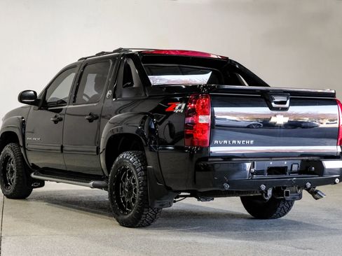 Used 2013 Chevrolet Avalanche LT w/ Suspension Package, Off-Road image 8