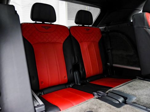 Used 2019 Bentley Bentayga image 83