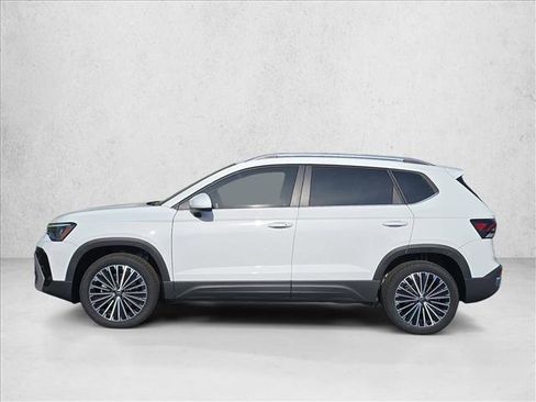 New 2026 Volkswagen Taos SE FWD image 8