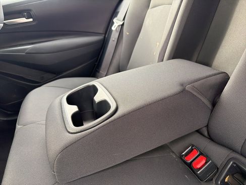 Used 2021 Toyota Corolla LE image 24