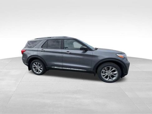 Used 2022 Ford Explorer Limited w/ Equipment Group 301A image 13