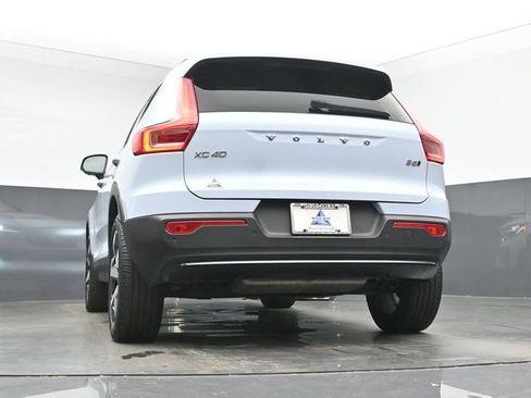 Used 2024 Volvo XC40 B5 Plus w/ Climate Package AWD/4WD image 15