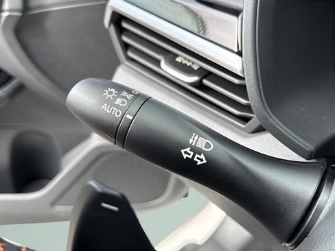 New 2025 Nissan Altima 2.5 SR w/ SR Premium Package FWD image 30