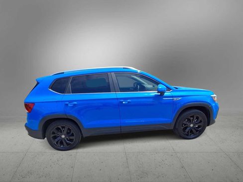 Used 2023 Volkswagen Taos SE AWD/4WD image 9