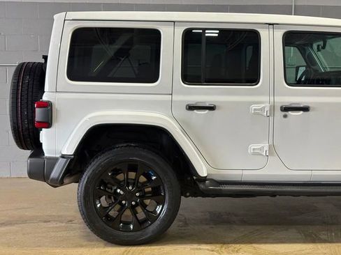 Used 2023 Jeep Wrangler Sahara w/ Cold Weather Group image 17