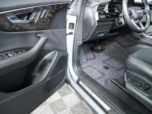 Used 2023 Audi Q8 Premium Plus image 8