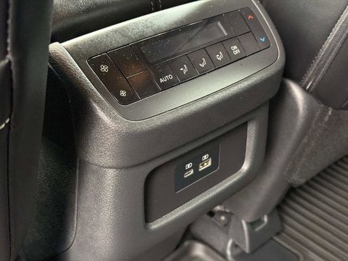 Used 2023 Nissan Pathfinder SL image 10