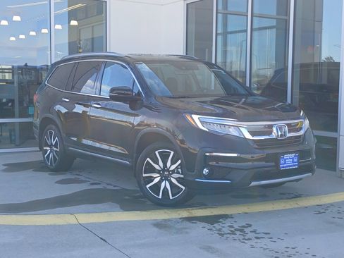 Used 2020 Honda Pilot Touring image 1