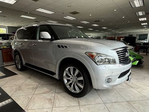 Used 2013 INFINITI QX56 4WD w/ Deluxe Touring Pkg image 3