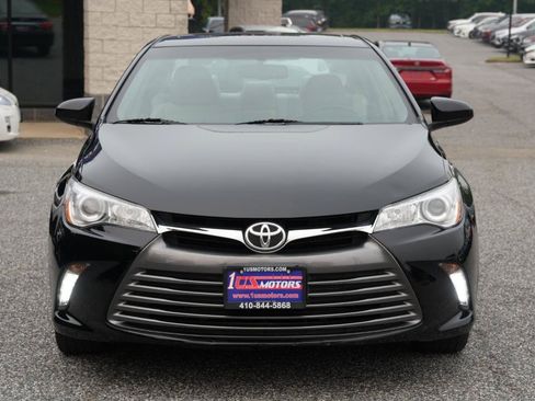 Used 2017 Toyota Camry XLE w/ Moonroof Package FWD image 2