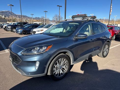 Used 2020 Ford Escape Titanium image 2