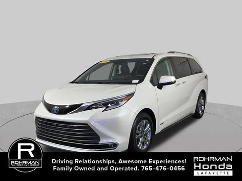 Used 2021 Toyota Sienna Platinum AWD/4WD image 11