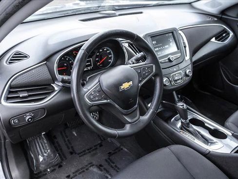 Used 2016 Chevrolet Malibu LT image 10