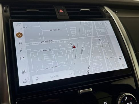 New 2026 Land Rover Discovery Dynamic SE image 16