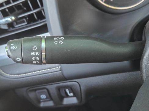 Used 2021 GMC Acadia SLE w/ Driver Convenience Package image 52