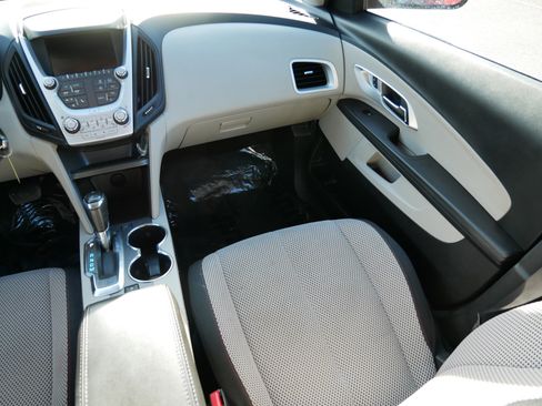 Used 2016 Chevrolet Equinox LT w/ Convenience Package image 11