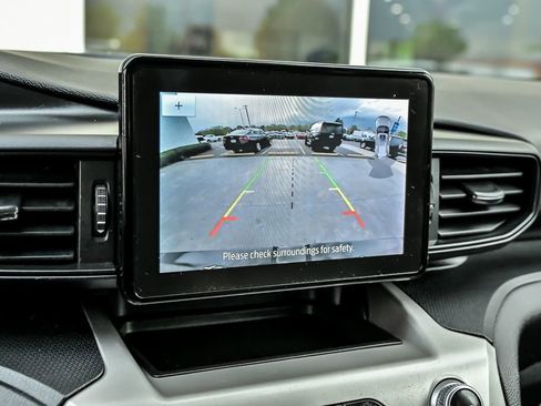 Used 2022 Ford Explorer 4WD w/ Class IV Trailer Tow Package image 25