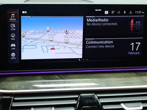 Used 2023 BMW 540i w/ Convenience Package image 17