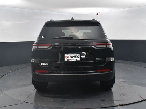 New 2025 Jeep Grand Cherokee Limited w/ Black Appearance Package AWD/4WD image 8