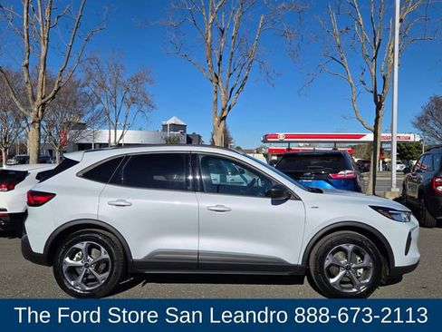 Used 2025 Ford Escape ST-Line w/ Equipment Group 301A image 9