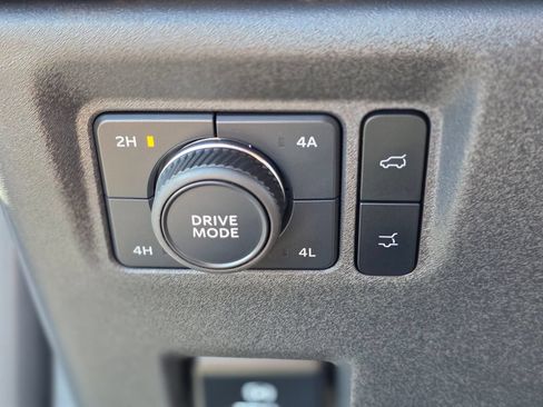 Used 2025 Ford Expedition Max Active AWD/4WD image 45