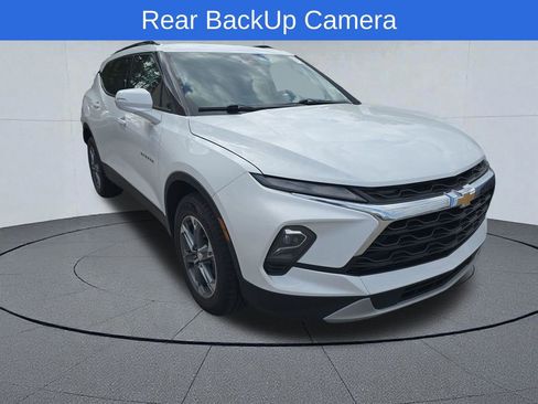 Used 2023 Chevrolet Blazer LT AWD/4WD image 3